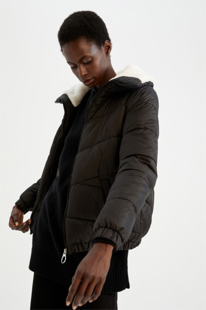 Kadın Siyah Isı Yalıtımlı Su Geçirmez Relax Fit Mont