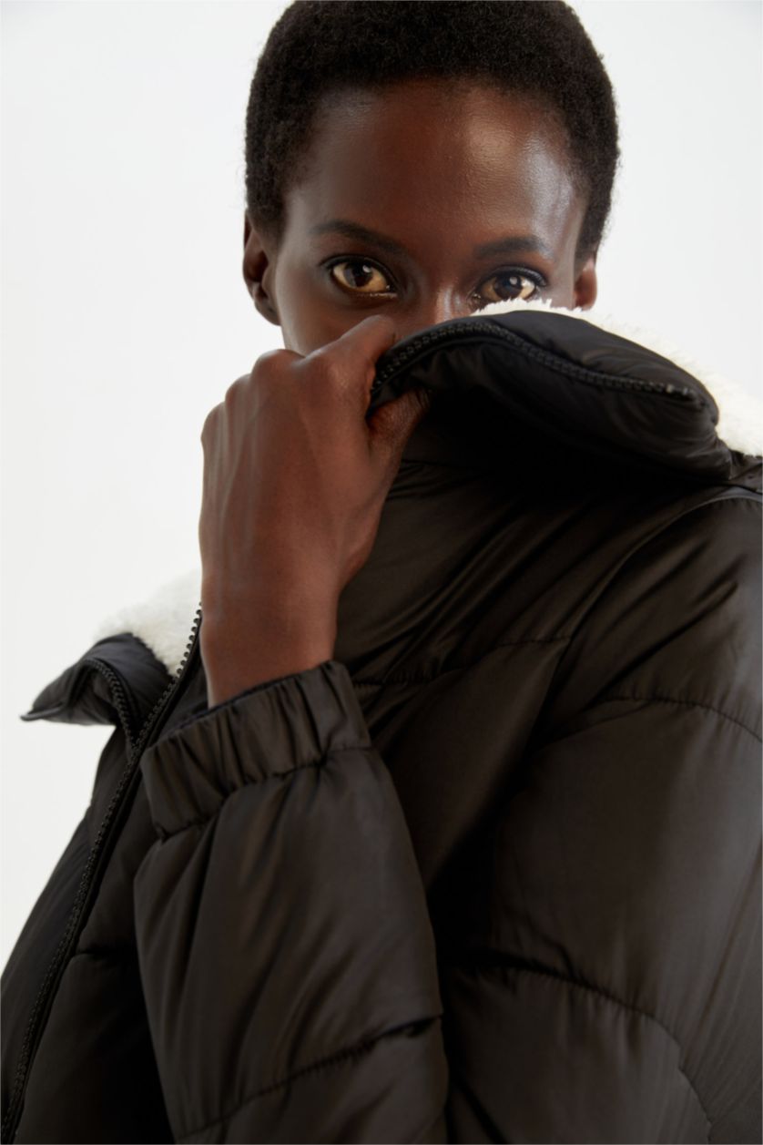 Kadın Siyah Isı Yalıtımlı Su Geçirmez Relax Fit Mont