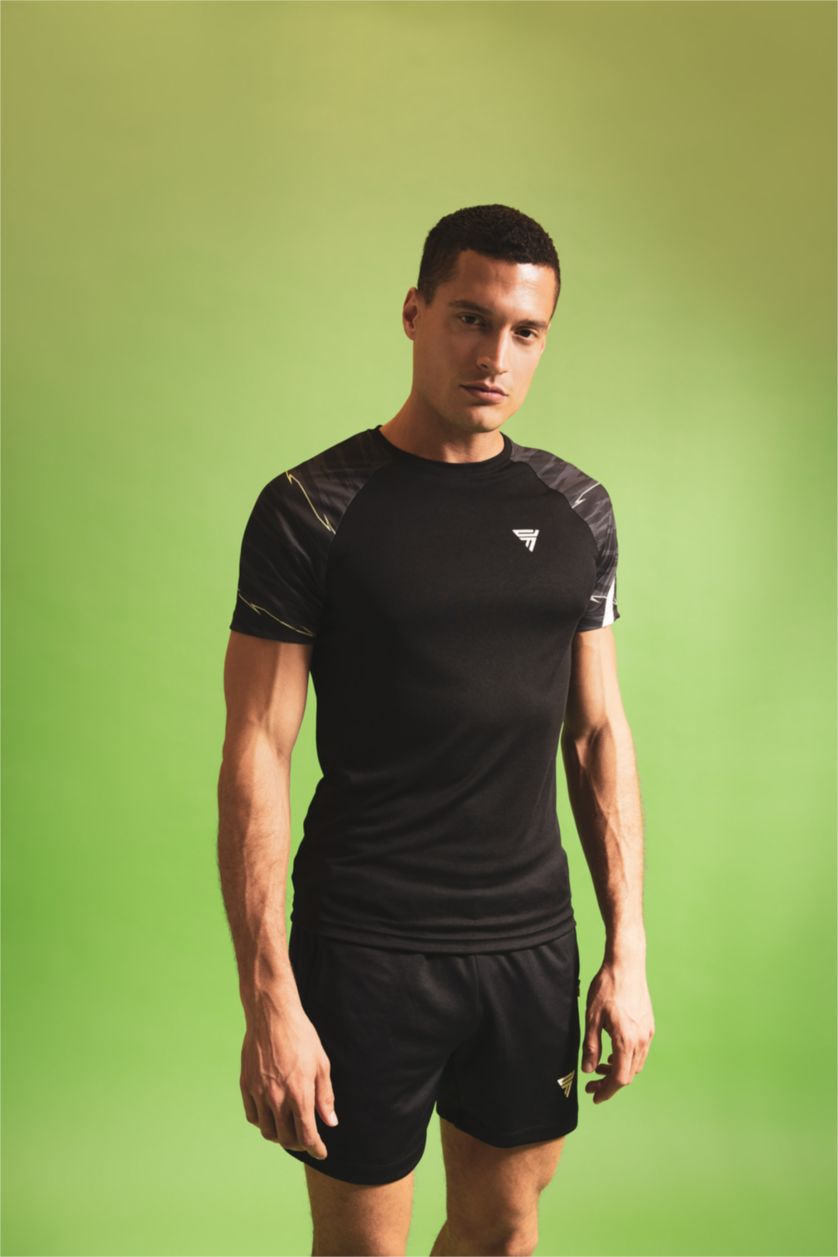 Erkek Siyah Slım Fıt Kısa Kollu Tişört