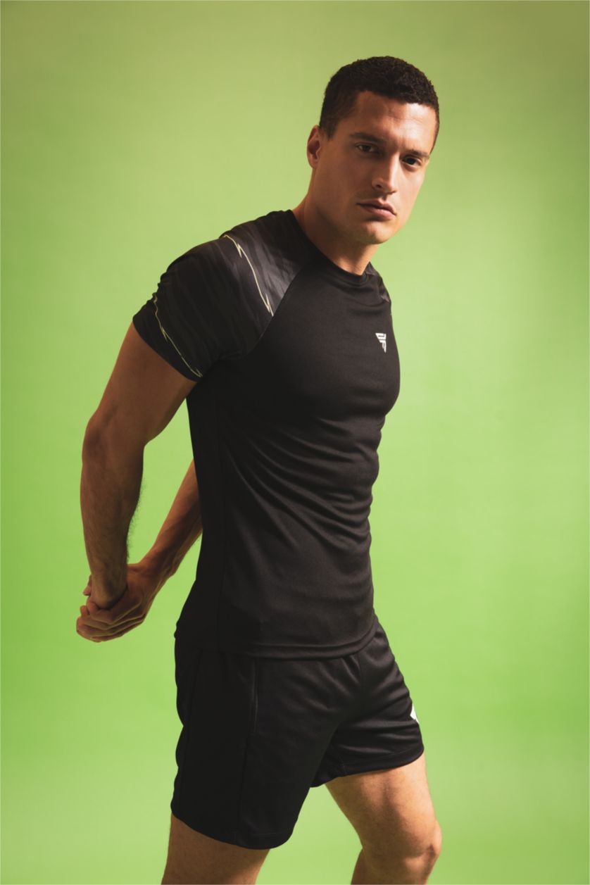 Erkek Siyah Slım Fıt Kısa Kollu Tişört