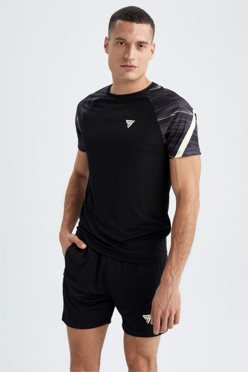 Erkek Siyah Slım Fıt Kısa Kollu Tişört