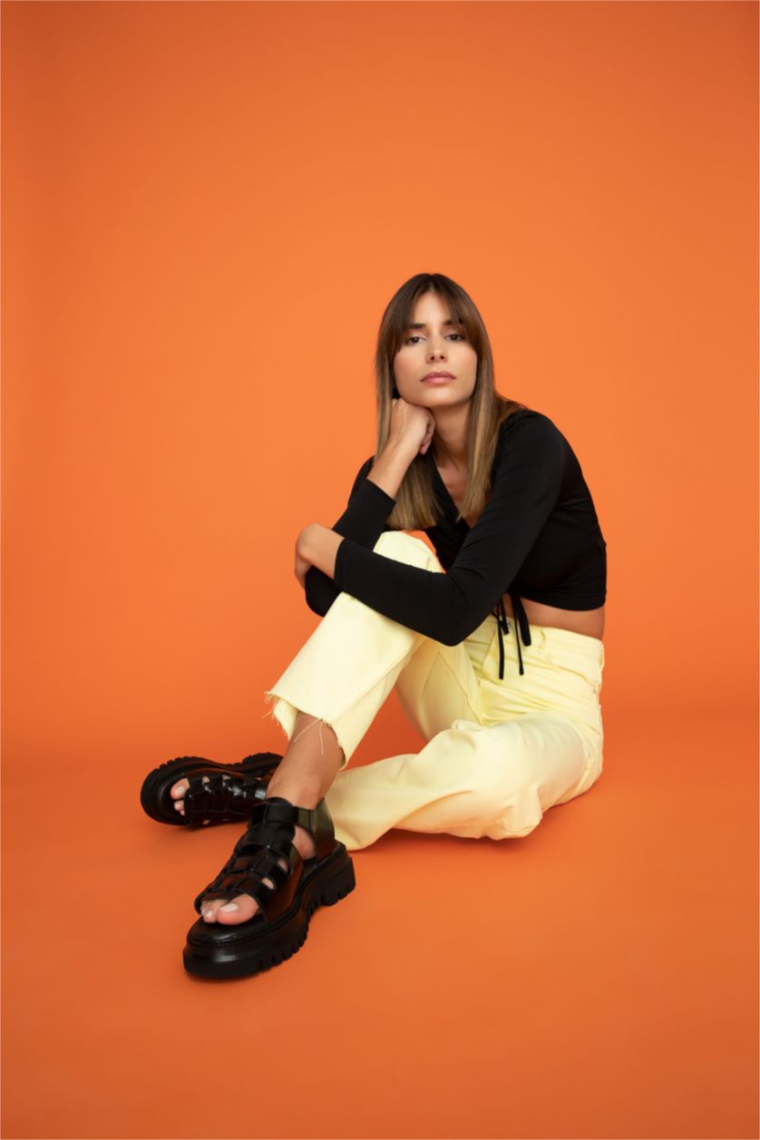 Kadın Siyah Kadın Bağcıklı Kalın Taban Suni Deri Sandalet