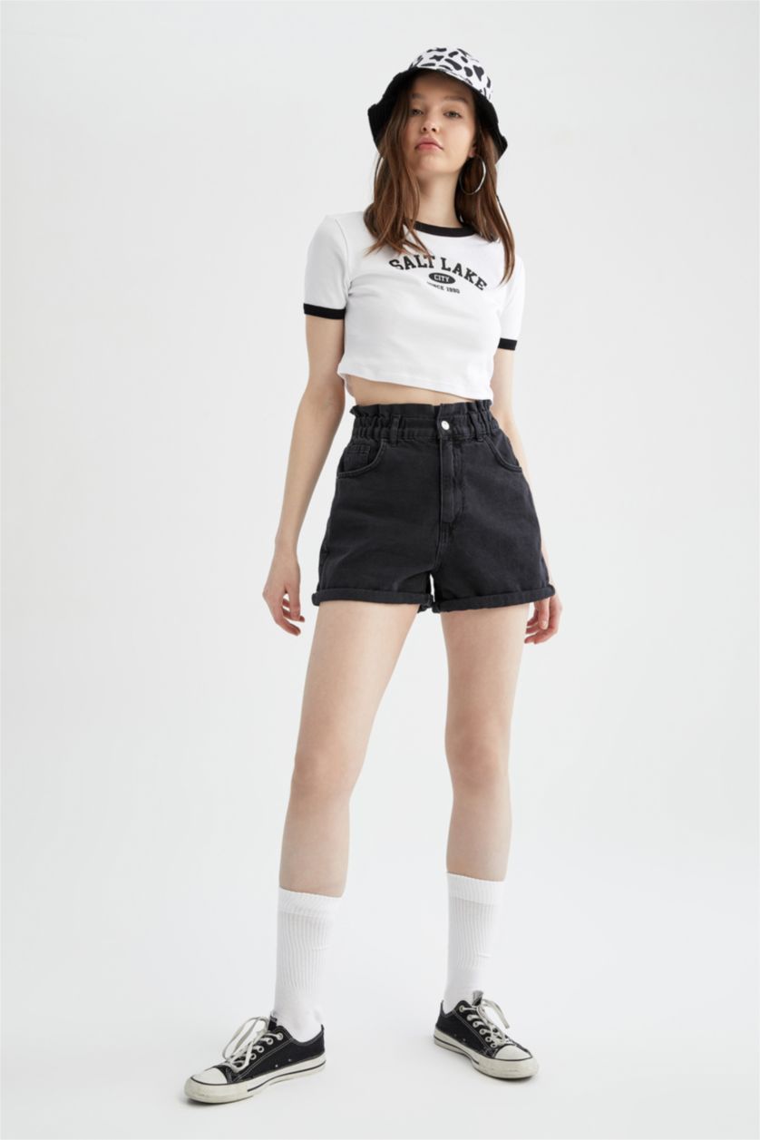 نساء أبيض تي شيرت قصير الأكمام مطبوع بياقة مستديرة