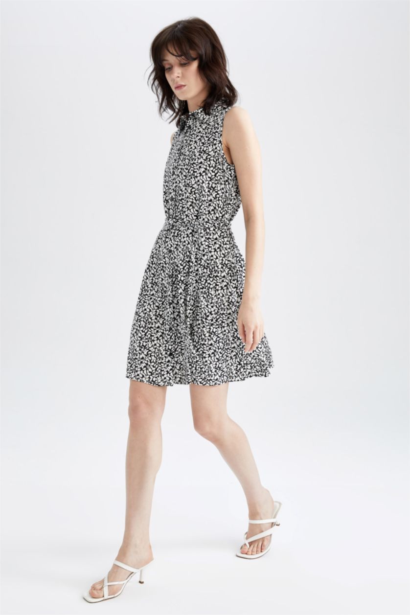 FEMME Noir Mini robe fleurie à manches courtes et col chemise