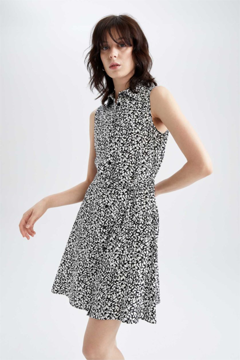 FEMME Noir Mini robe fleurie à manches courtes et col chemise