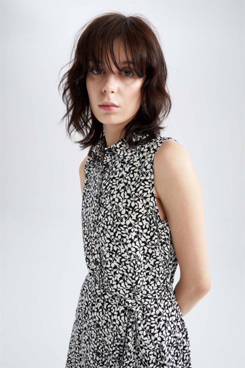 FEMME Noir Mini robe fleurie à manches courtes et col chemise