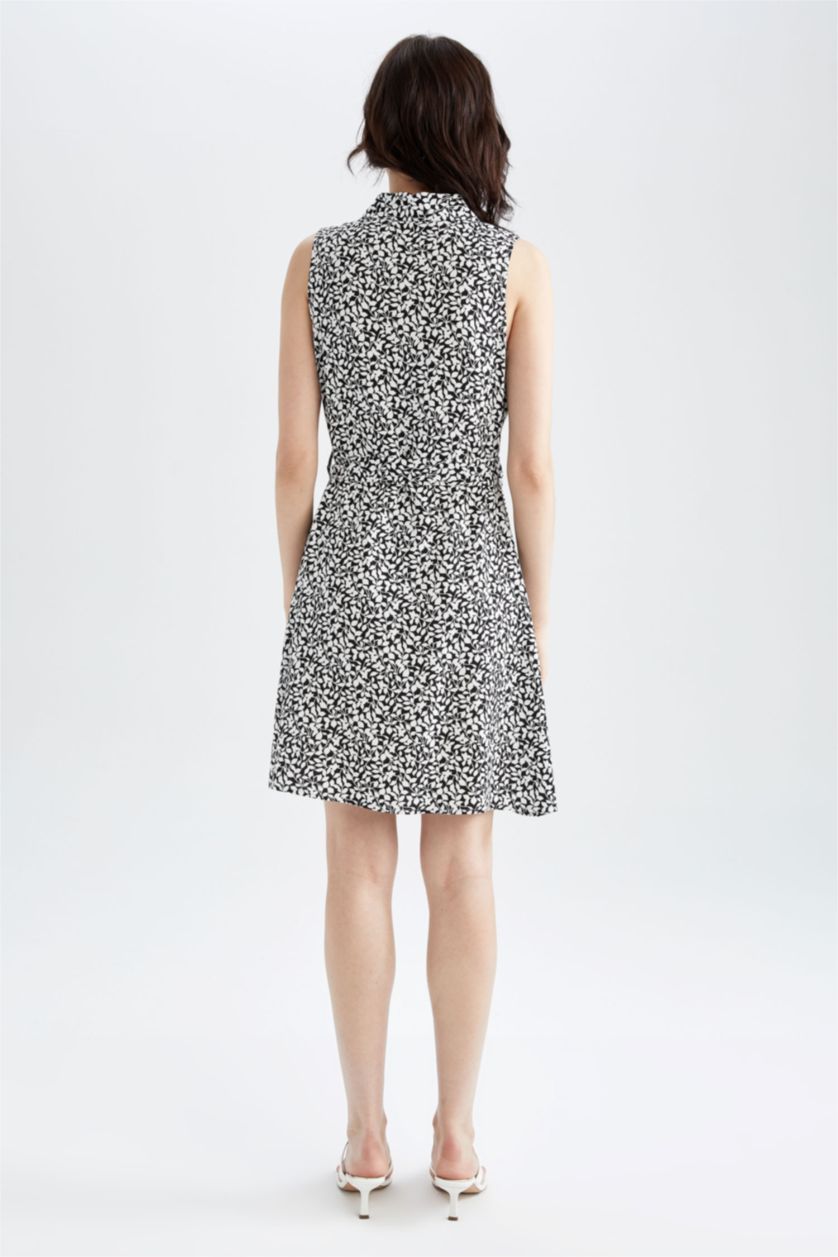 FEMME Noir Mini robe fleurie à manches courtes et col chemise