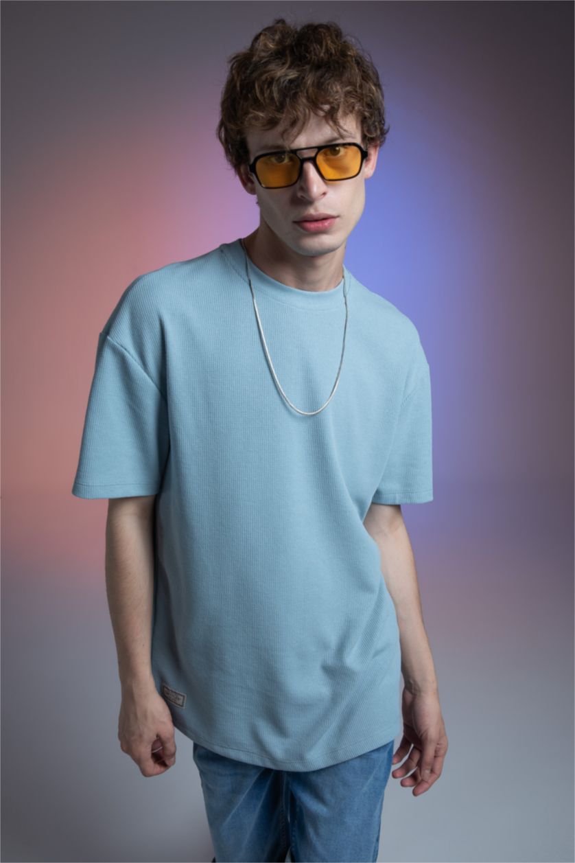 رجالي أزرق فاتح تي شيرت كومفورت فيت بيزيك بأكمام قصيرة وياقة دائرية