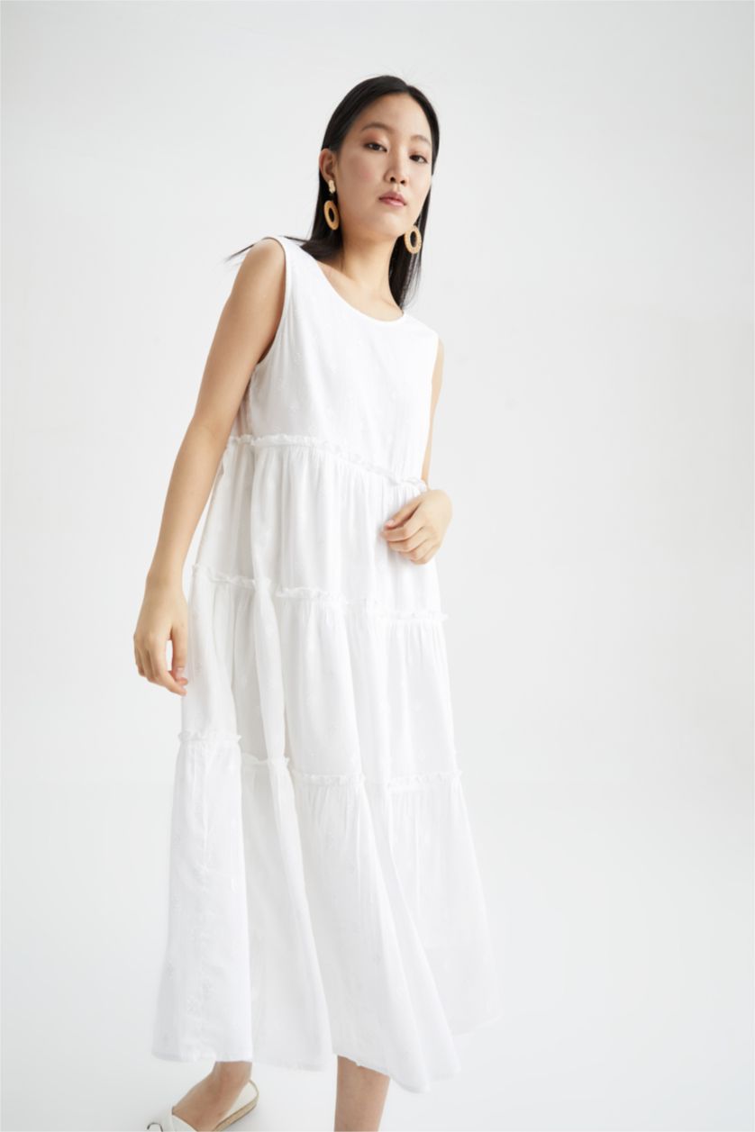 نساء أبيض (000) فستان ميدي بدون بأكمام بياقة مستديرة