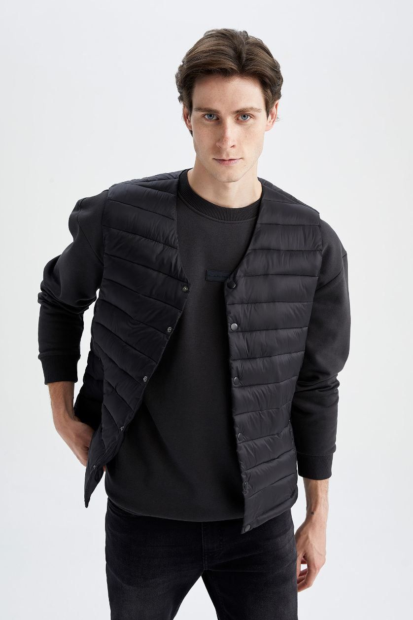 Erkek Siyah Su İtici V Yaka Çıtçıt Kapamalı Mevsimlik Hafif İnce Şişme Yelek