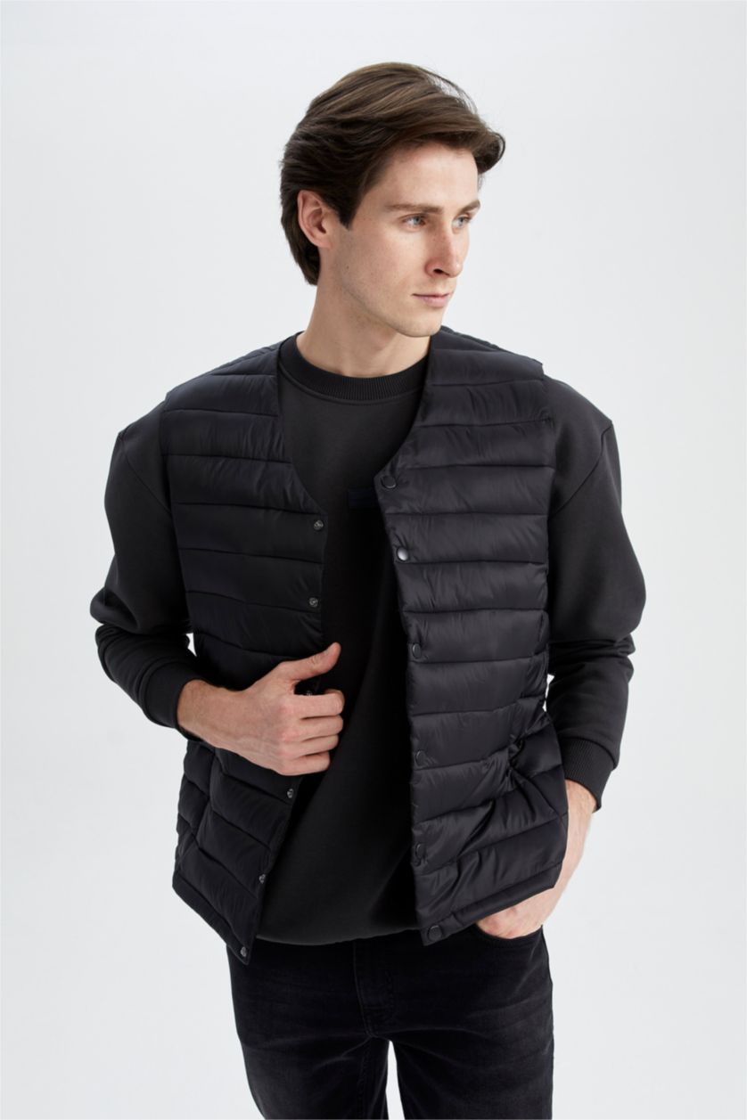 Erkek Siyah Su İtici V Yaka Çıtçıt Kapamalı Mevsimlik Hafif İnce Şişme Yelek