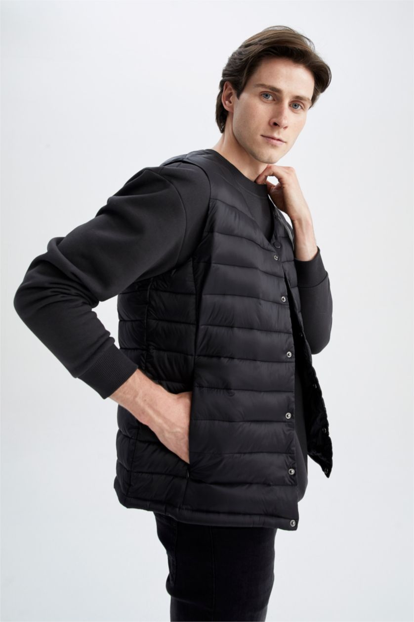 Erkek Siyah Su İtici V Yaka Çıtçıt Kapamalı Mevsimlik Hafif İnce Şişme Yelek