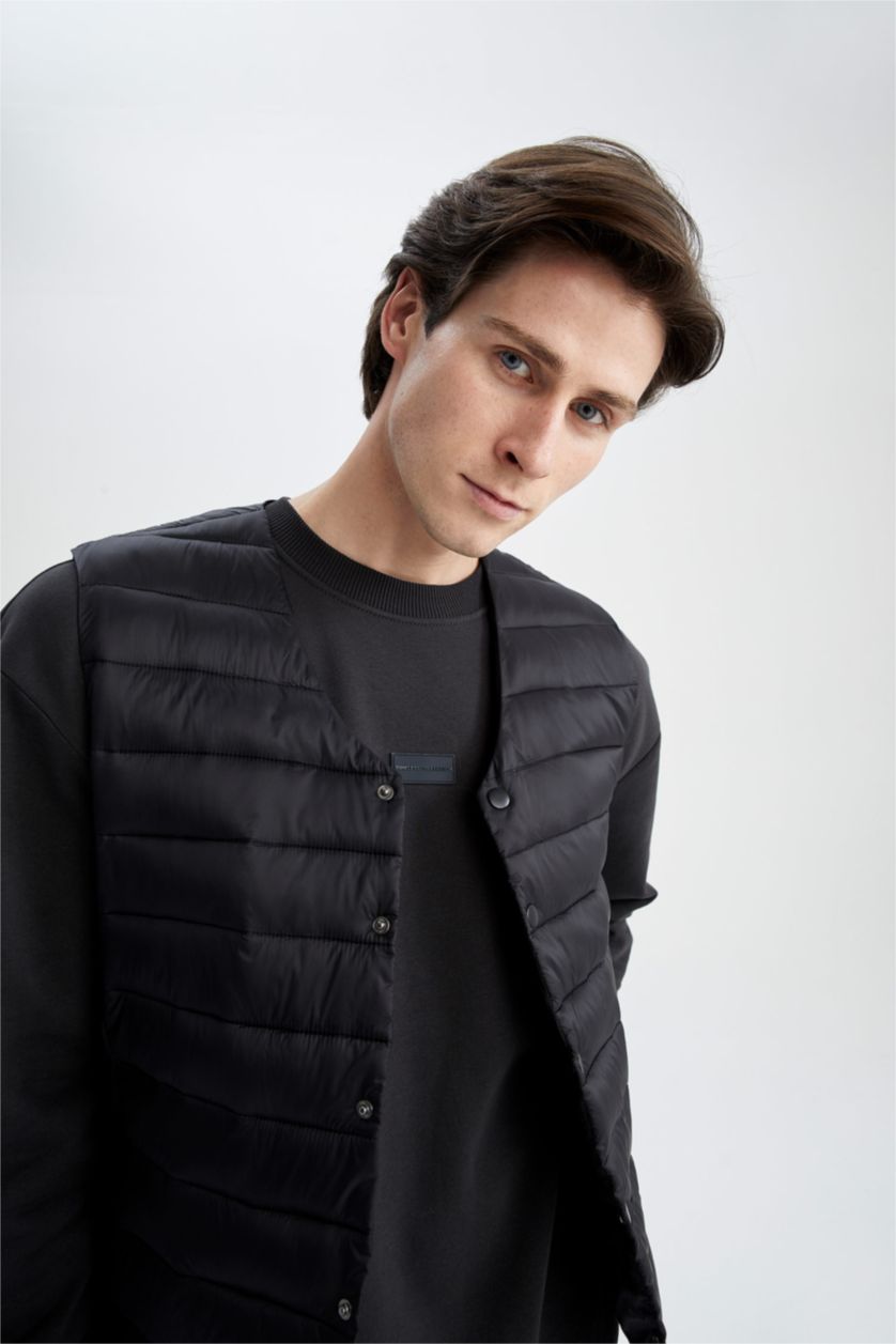 Erkek Siyah Su İtici V Yaka Çıtçıt Kapamalı Mevsimlik Hafif İnce Şişme Yelek