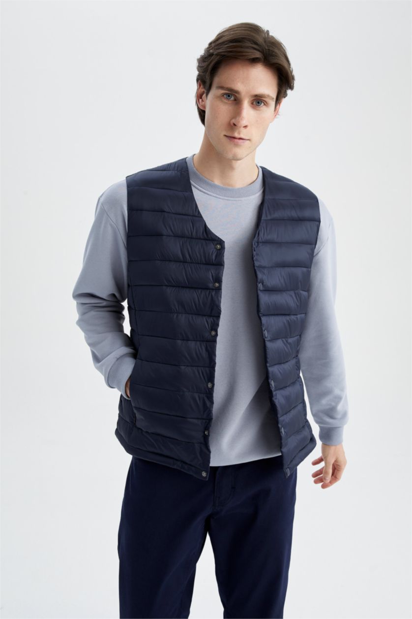 رجال كحلي يلك قصة عادية بياقة V