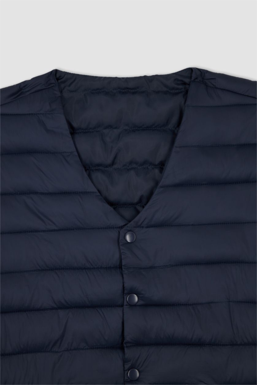 رجال كحلي يلك قصة عادية بياقة V