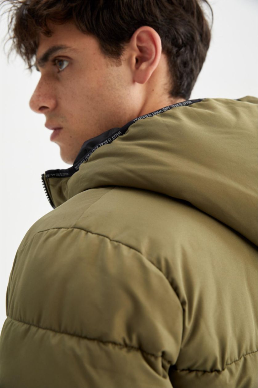 Erkek Haki Regular Fit Kapüşonlu Rüzgar Geçirmez Puffer Şişme Mont