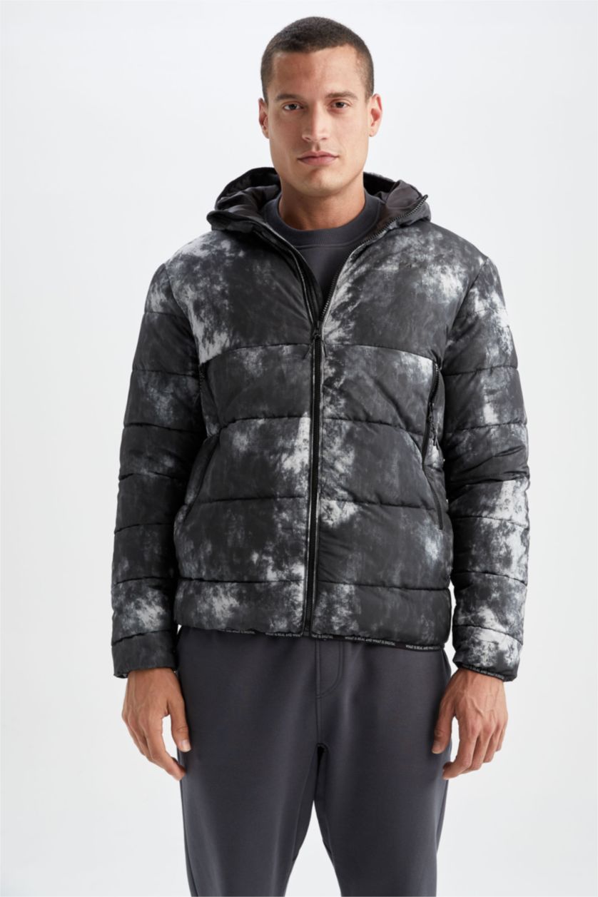 Erkek Antrasit Rüzgar Geçirmez Su itici Kapüşonlu Geri Dönüşümlü Batik Desenli Mont