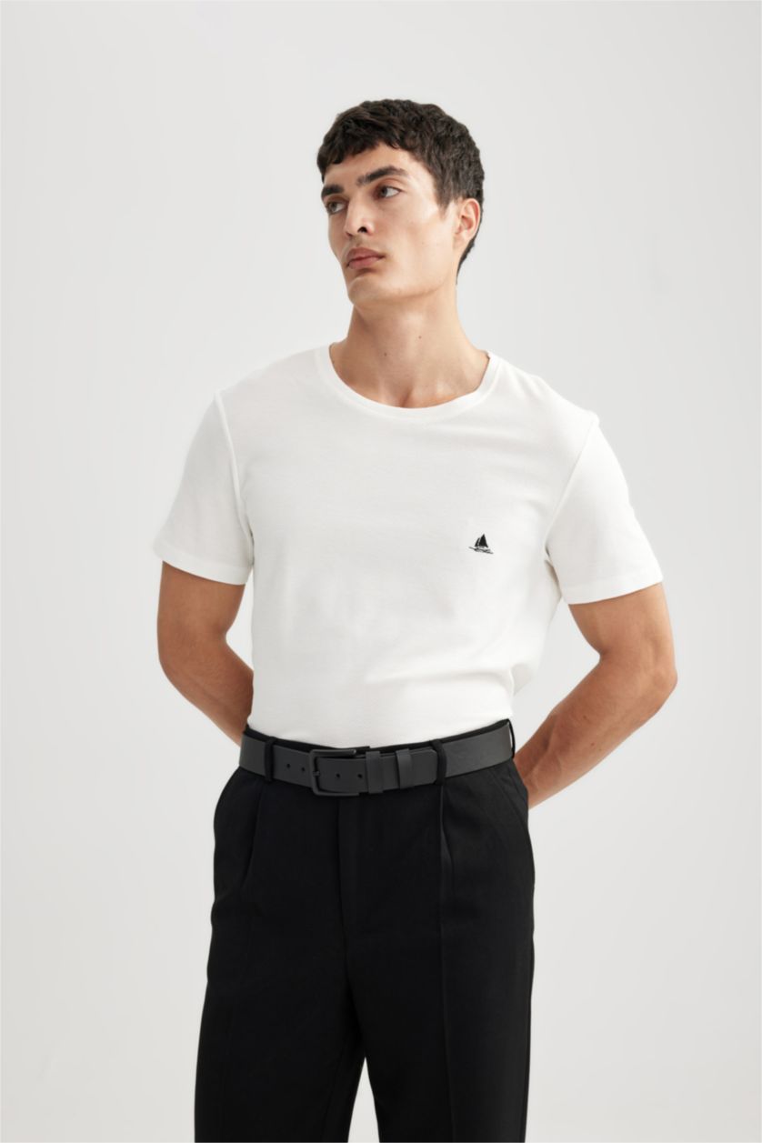 رجال أبيض تي شيرت مودرن فيت بياقة مستديرة