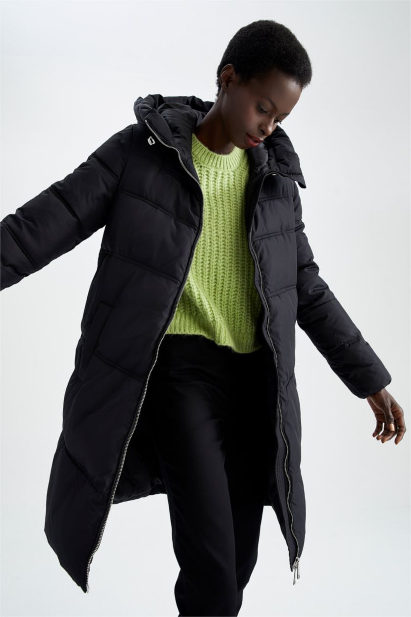 Kadın Siyah Relax Fıt Kapüşonlu Parka