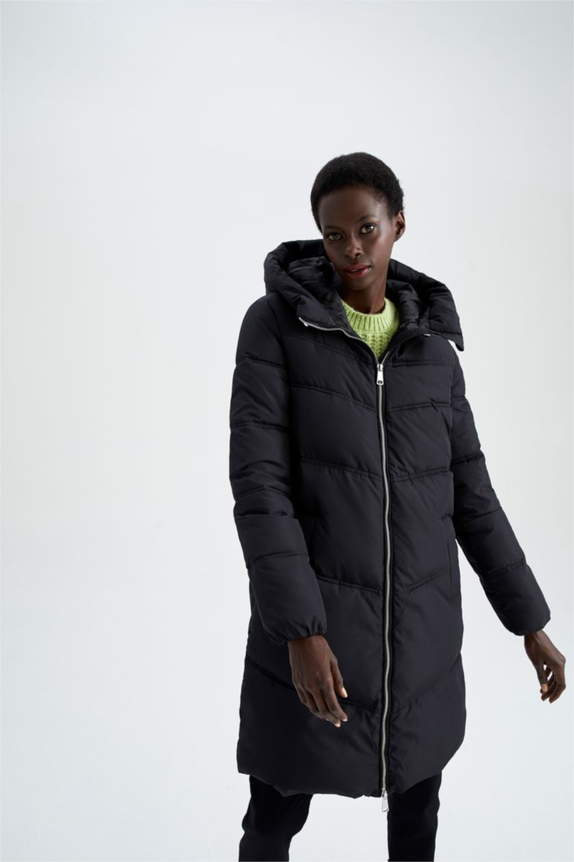 Kadın Siyah Relax Fıt Kapüşonlu Parka