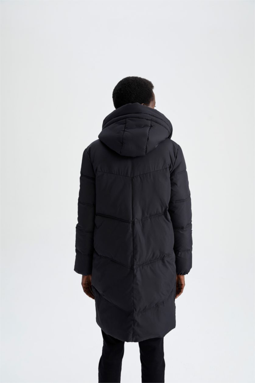 Kadın Siyah Relax Fıt Kapüşonlu Parka