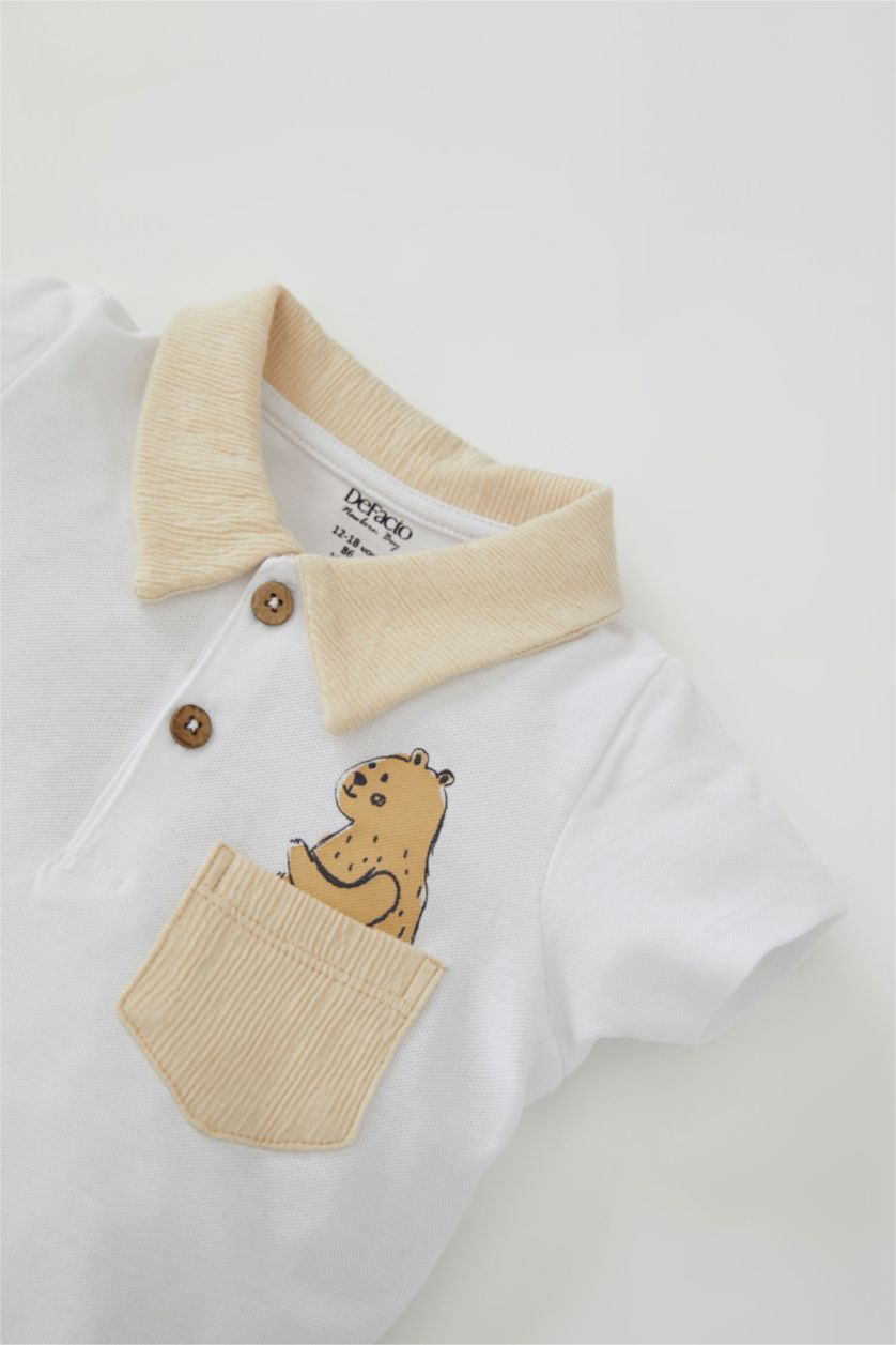 مولود ذكر اللون الرملي بدي ولادي بيبي بأكمام قصيرة منقوش بالمرين بياقة بيبي