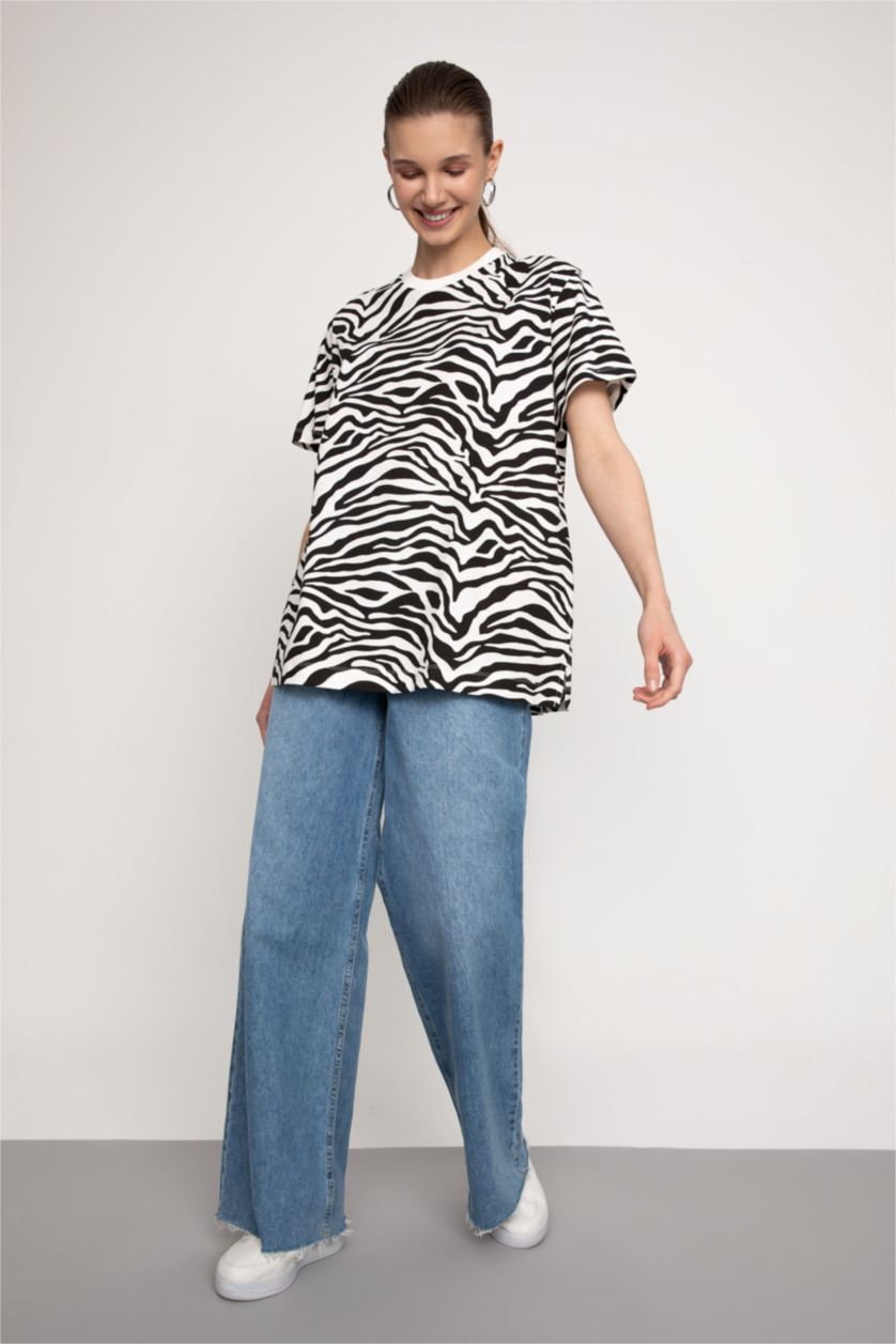 FEMME Blanc T-shirt tunique à manches courtes à motif zébré Relax Fit