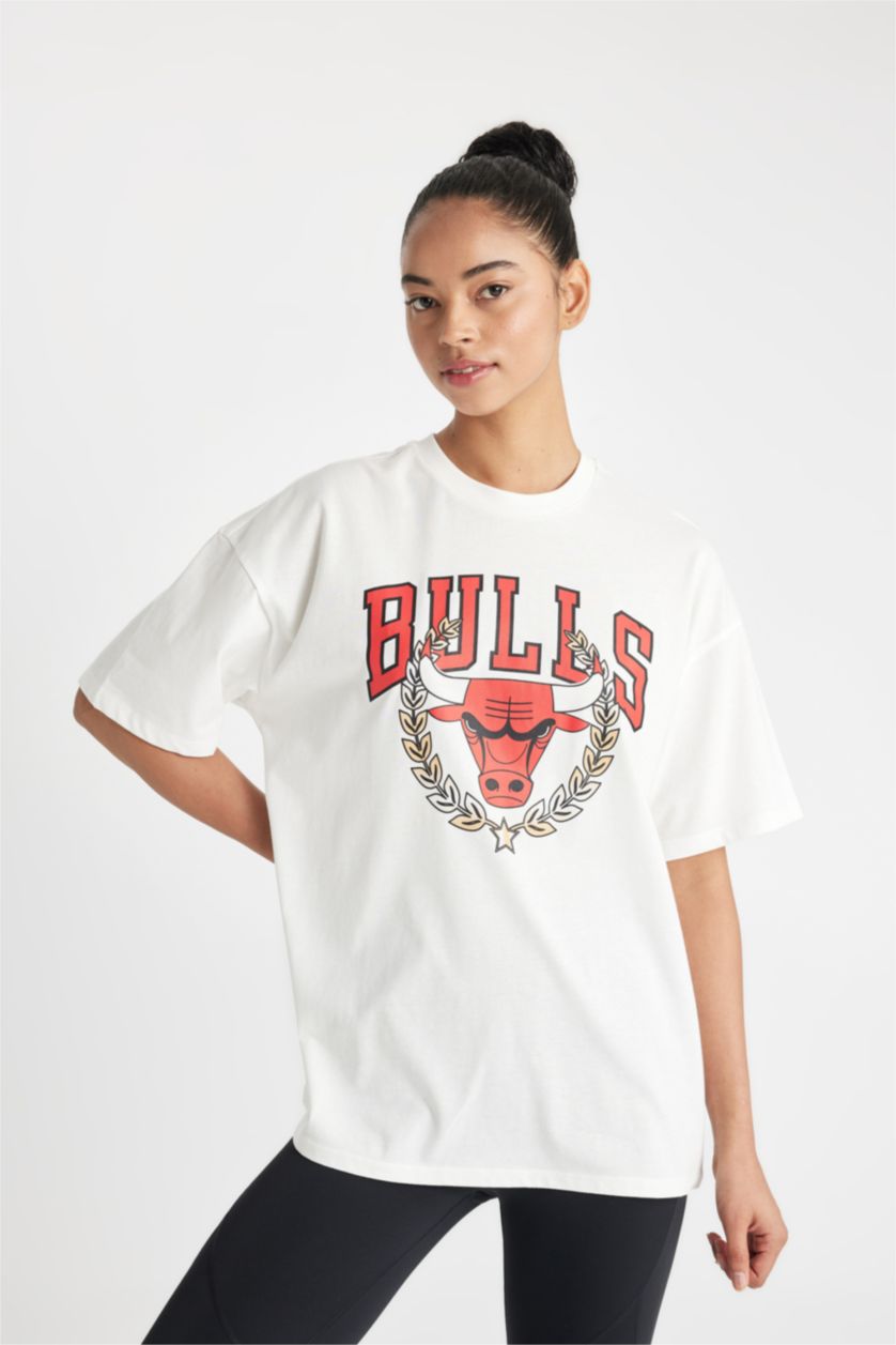 WOMAN White DeFactoFit NBA Chicago Bulls Oversize Fit T-Shirt