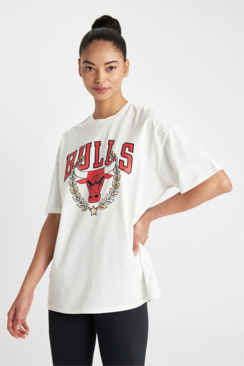 WOMAN White DeFactoFit NBA Chicago Bulls Oversize Fit T-Shirt