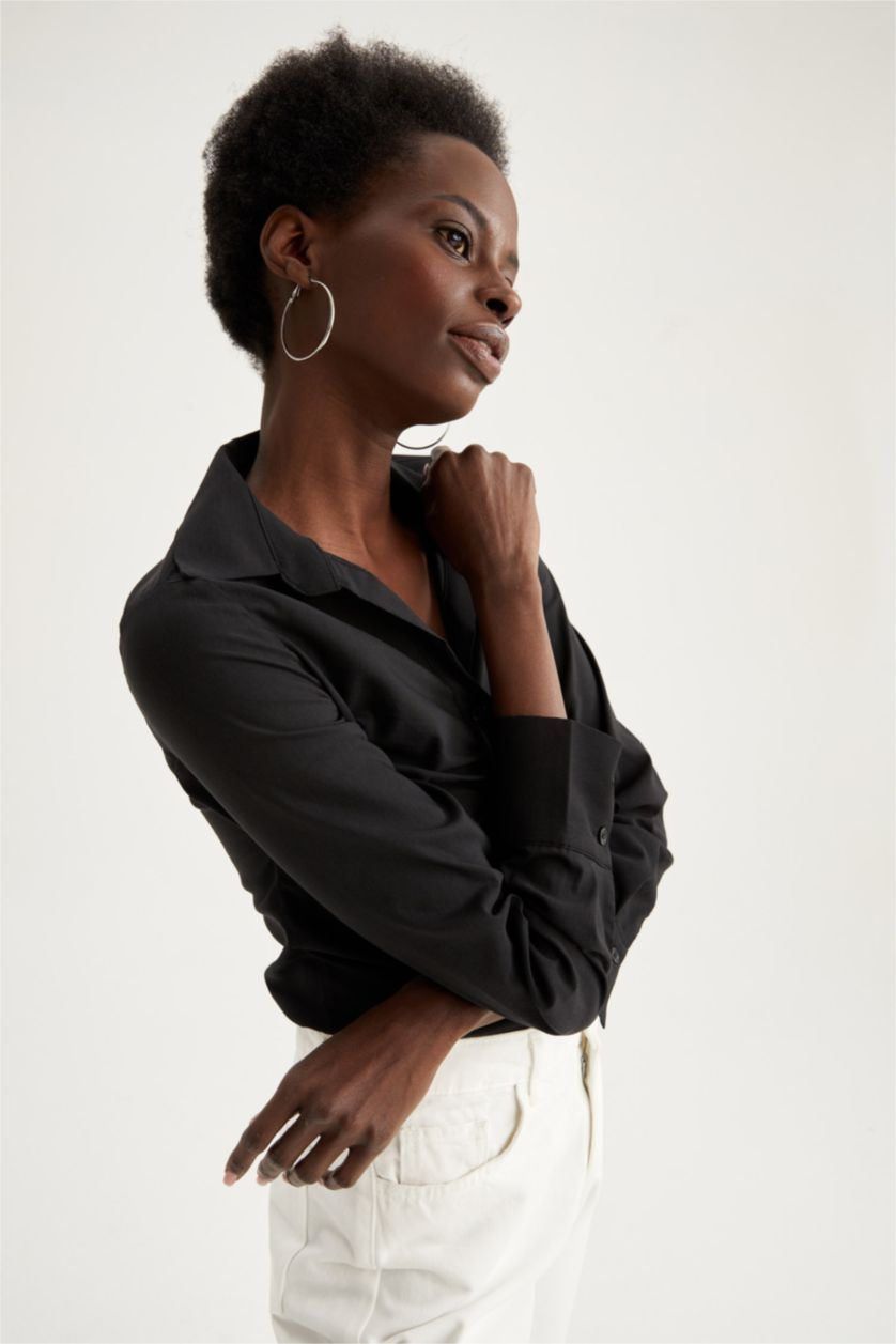 FEMME Noir Chemise ajustée en popeline à manches longues