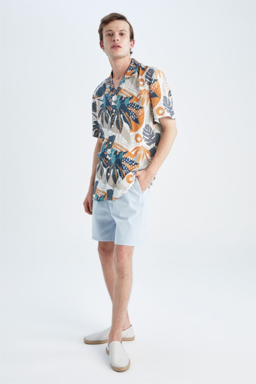 MAN Light Blue Regular Fit Gabardine Regular Hem Bermuda