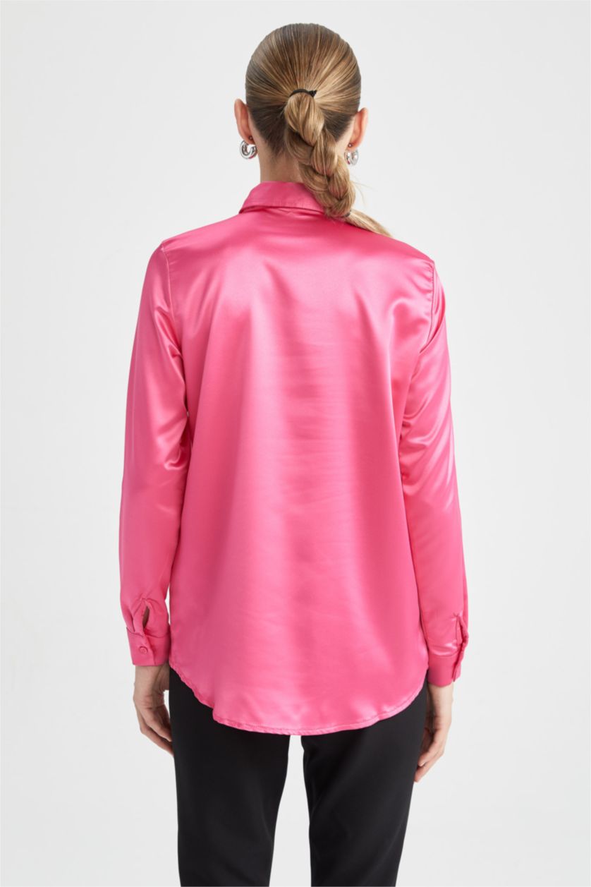 نساء فوشي قميص ساتان بأكمام طويلة بياقة فولارد وقصة عادية