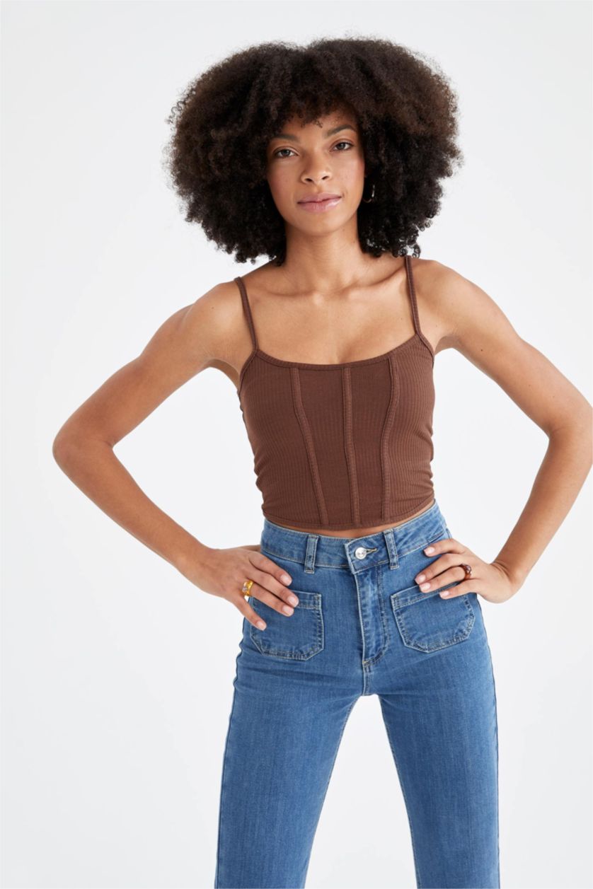 نساء بني بدلة رياضية مخططة ذات ياقة مربعة ومزودة بشريط مفصل وشريط رياضي