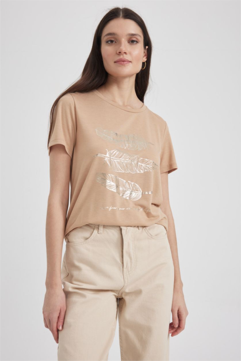 نساء بيج فاتح Regular Fit Short Sleeve T-Shirt