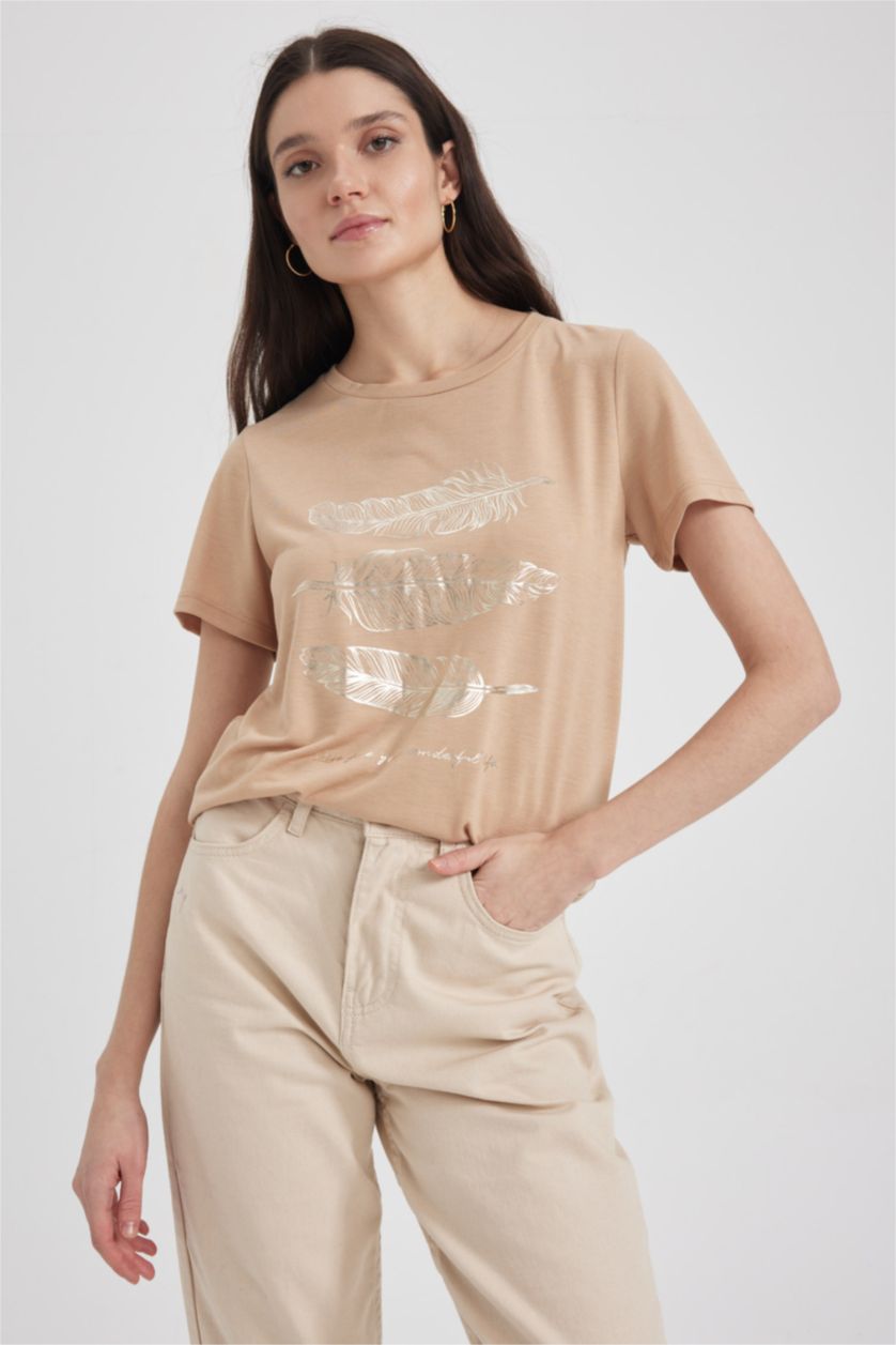 نساء بيج فاتح Regular Fit Short Sleeve T-Shirt