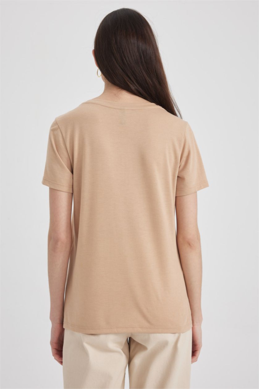 نساء بيج فاتح Regular Fit Short Sleeve T-Shirt