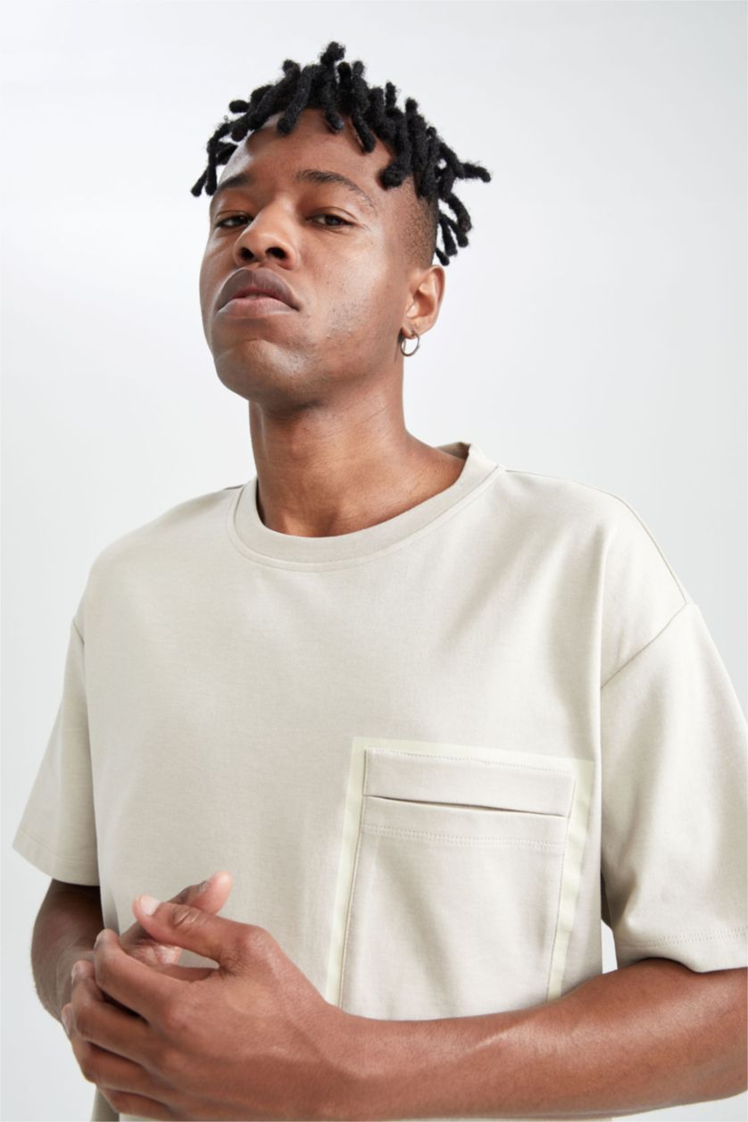 Man Stone Boxy Fit Short Sleeve One Side Pocket T-Shirt