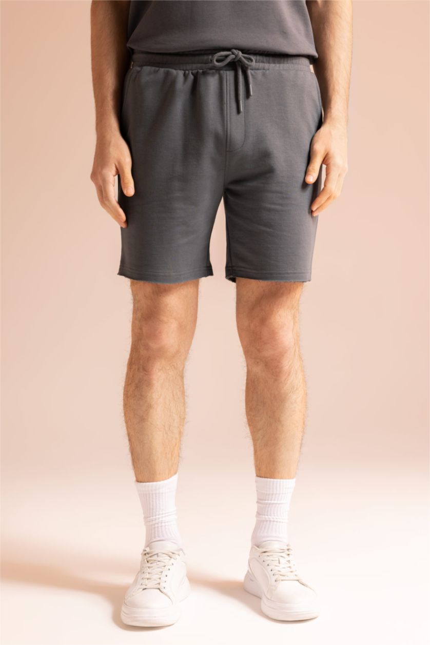 HOMME Anthracite Short court basique en coton à Coupe slim
