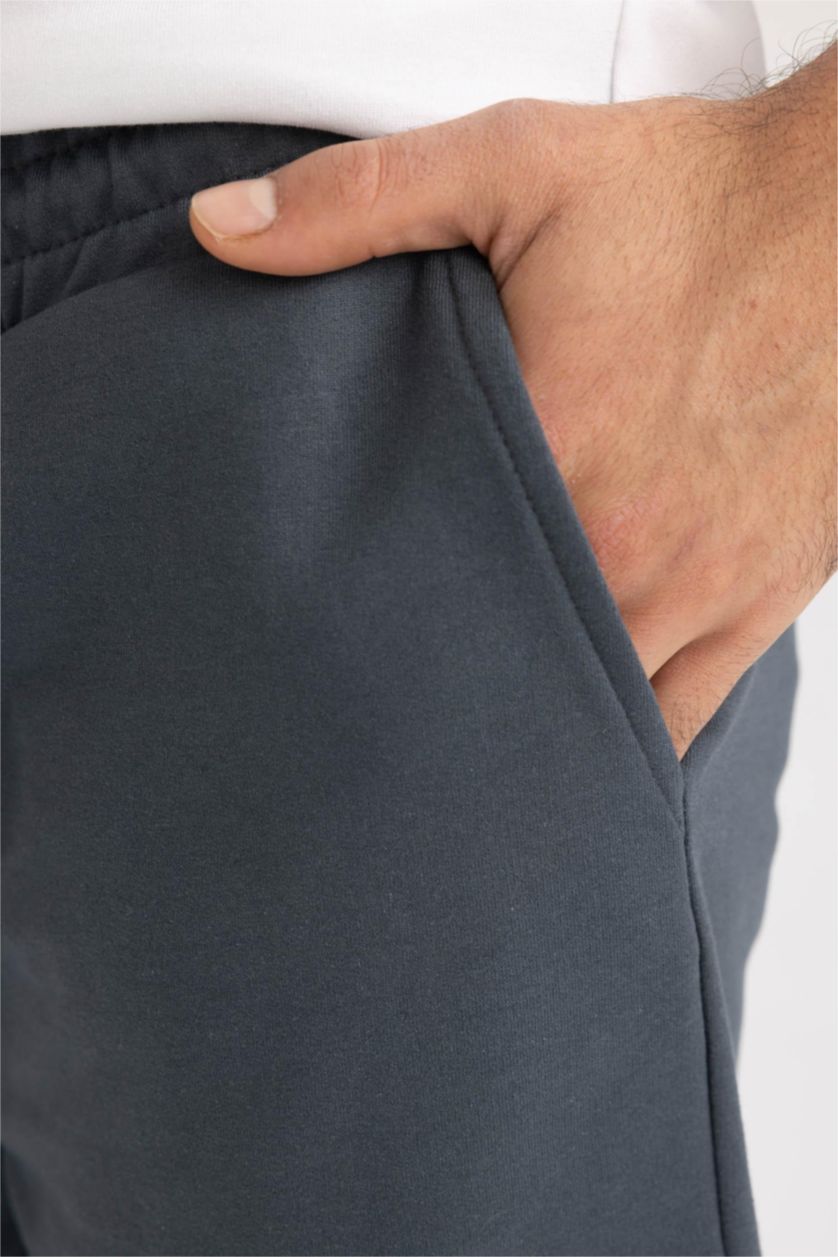 HOMME Anthracite Short court basique en coton à Coupe slim