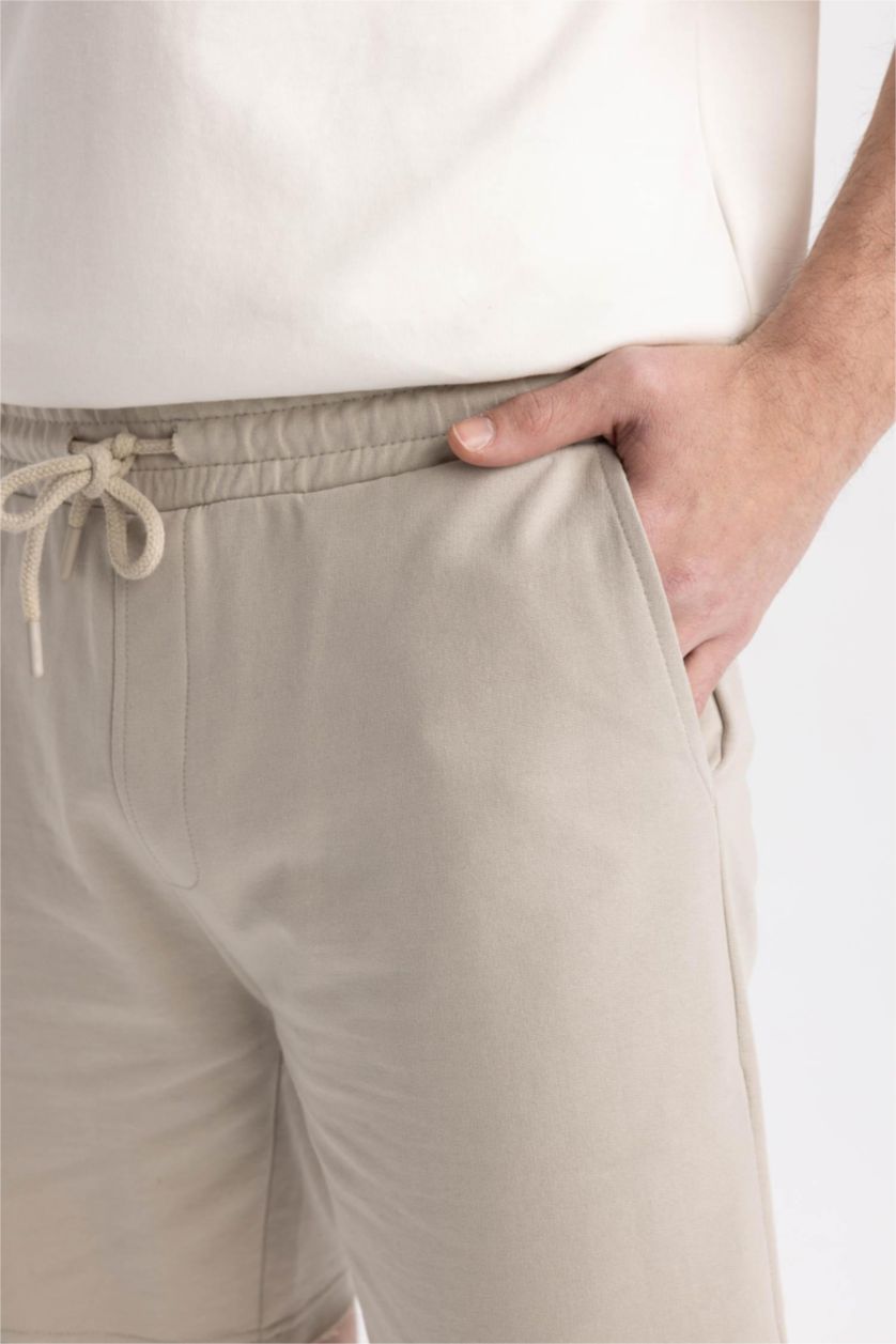 HOMME Beige Short court basique en coton à Coupe slim