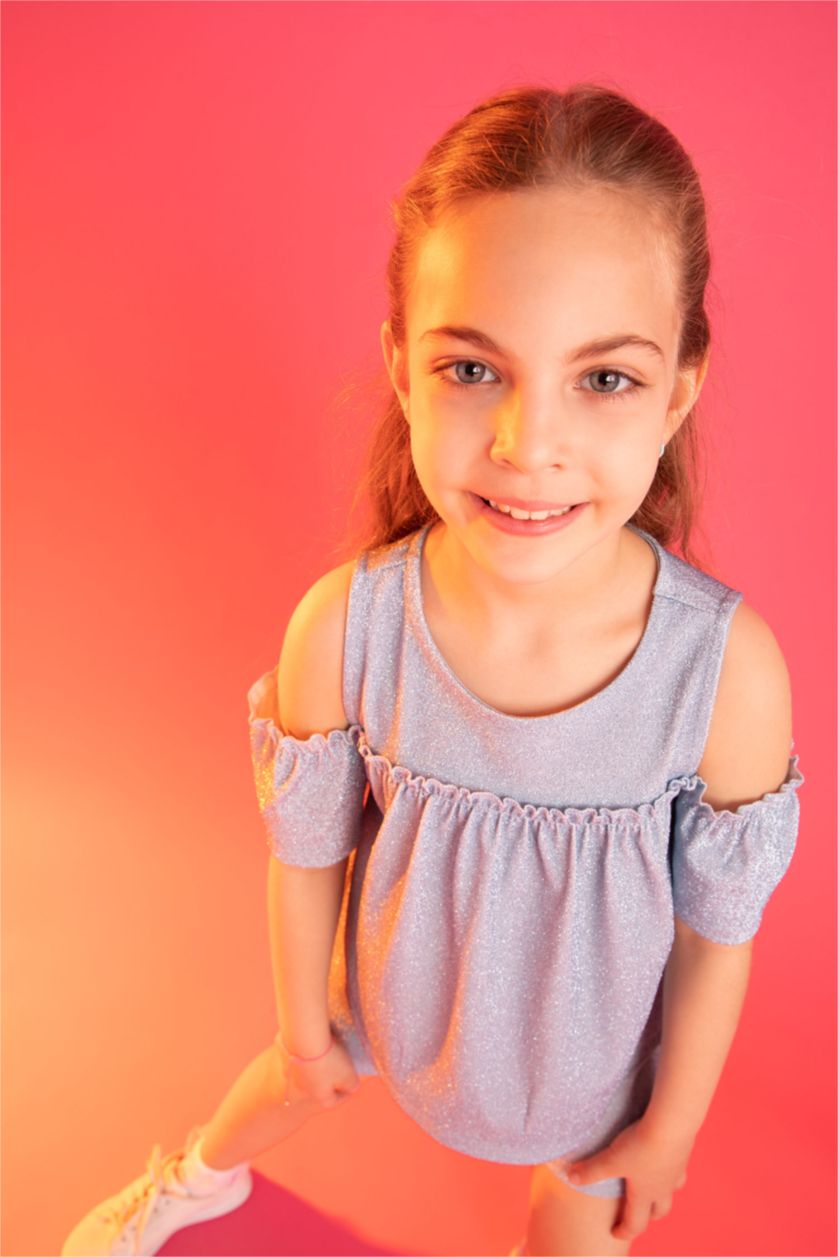 بنات أكوا فاتح طقم شورت بناتي و تي شيرت بياقة دائرية وأكمام قصيرة