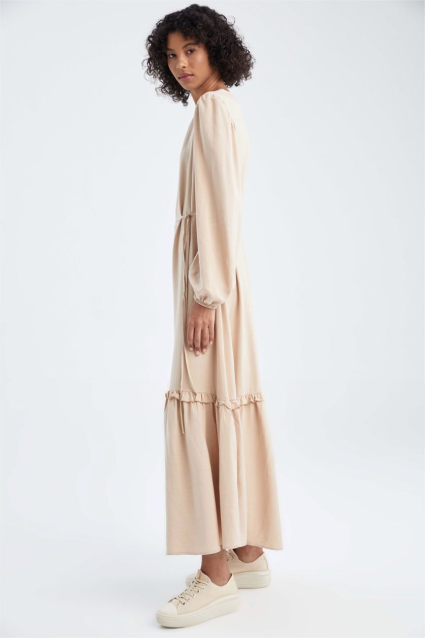 FEMME Beige Robe longue en viscose à manches bouffantes et à encolure ras du cou décontractée