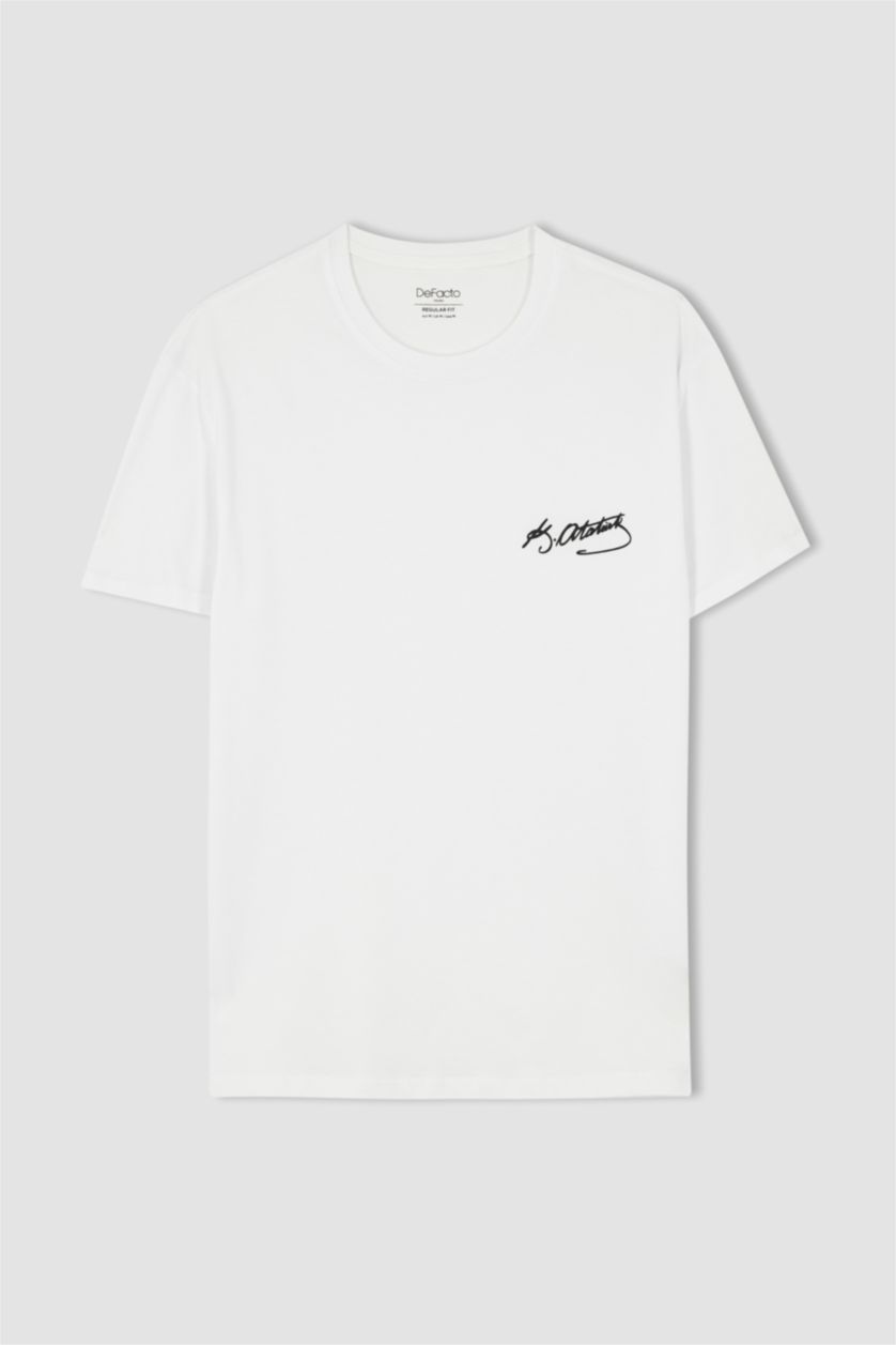 رجال أبيض تي شيرت مطبوع بقصة عادية بياقة مستديرة