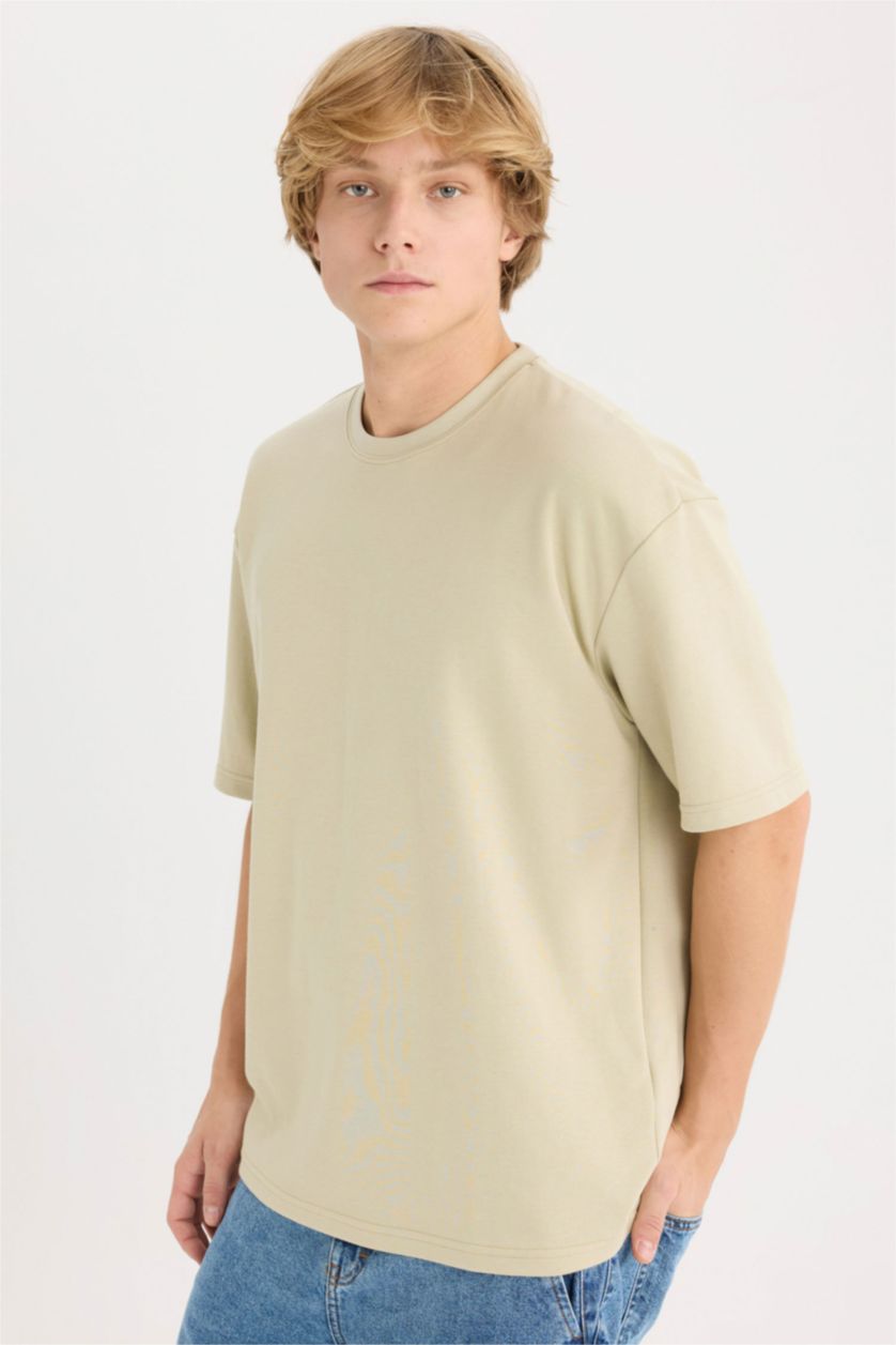 Man Light Khaki Oversize Crew Neck Short Sleeve T-Shirt