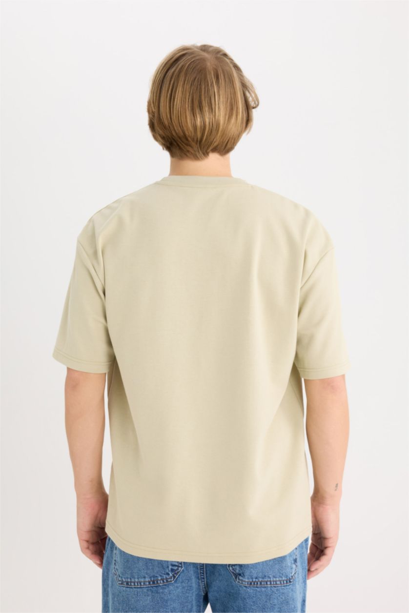 Man Light Khaki Oversize Crew Neck Short Sleeve T-Shirt