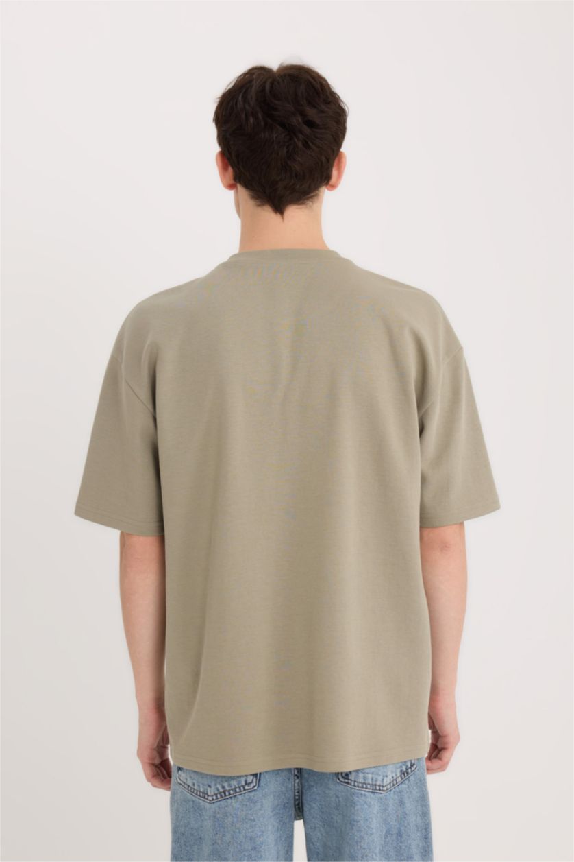 Man Light Khaki Oversize Crew Neck Short Sleeve T-Shirt