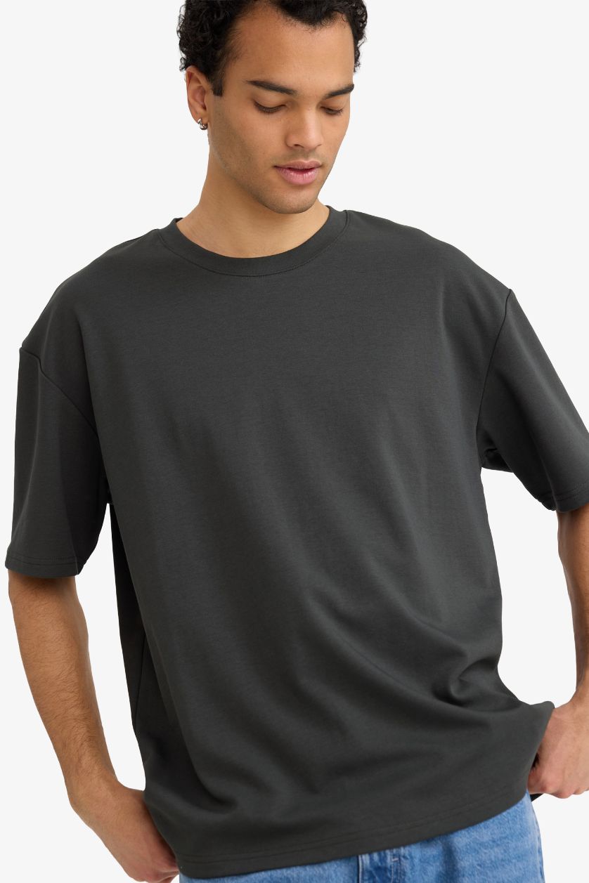 MAN Anthracite Breathable Oversize Fit T-Shirt