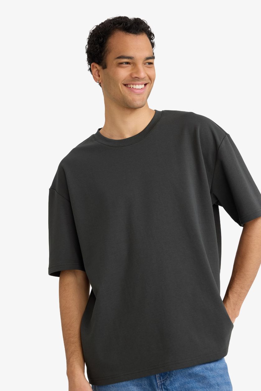 MAN Anthracite Breathable Oversize Fit T-Shirt