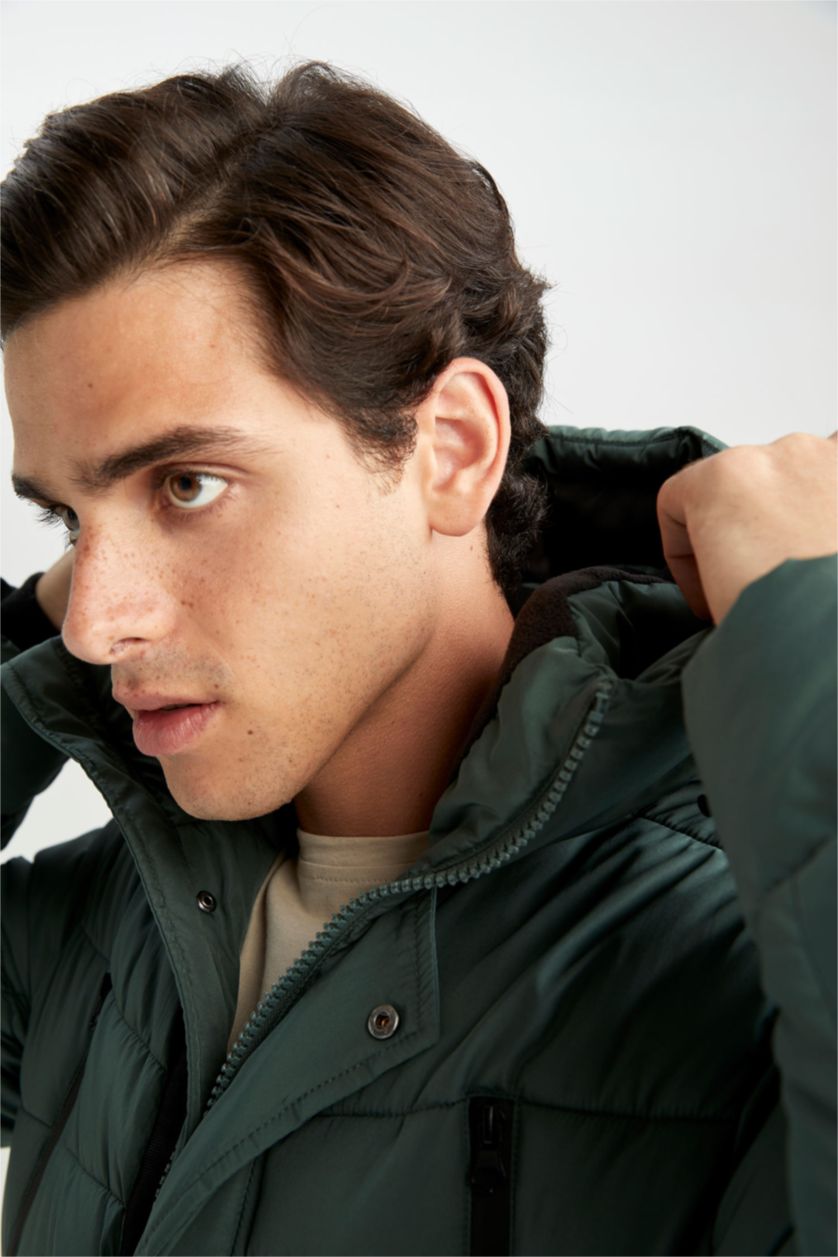 Erkek Yeşil Su Geçirmez Kapüşonlu Şişme Mont