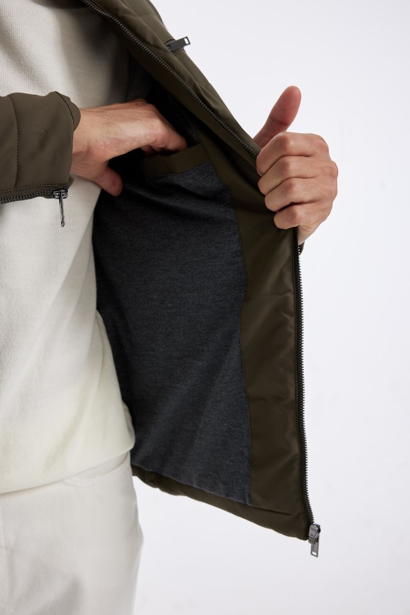 Erkek Haki Su İtici Slim Fit Dar Kesim Dik Yaka Fermuarlı İç Cepli Suni Deri Ceket Mont